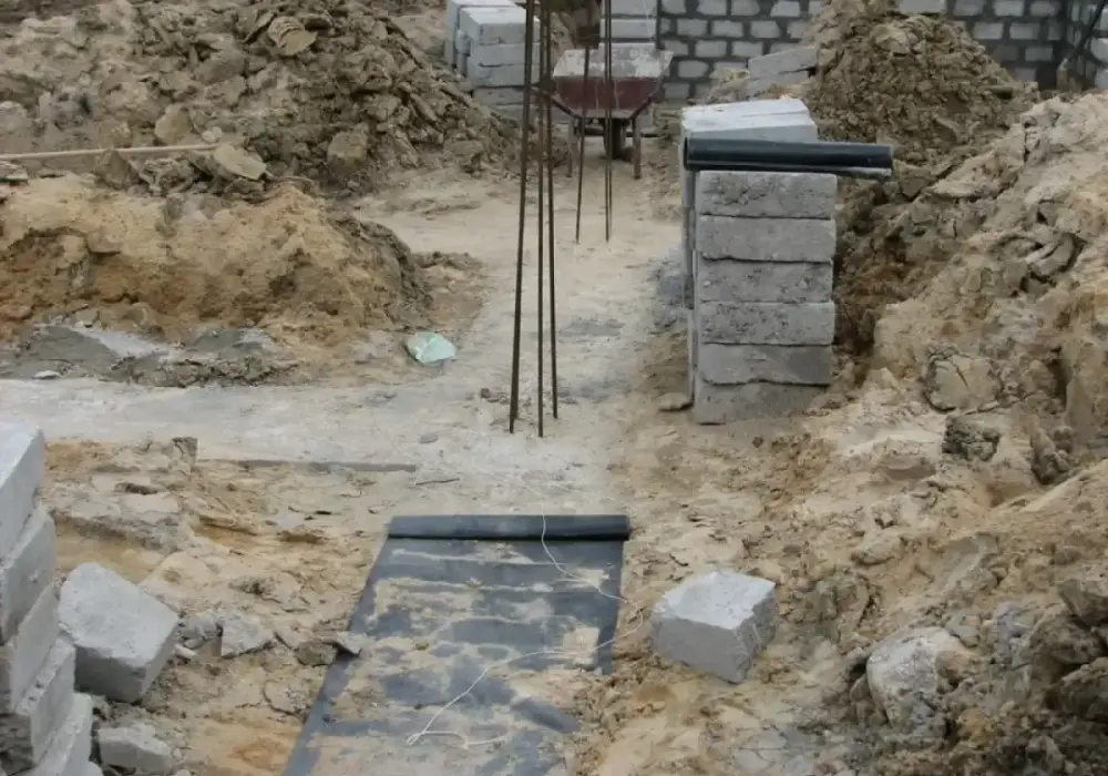 Wykopy pod fundamenty - jak uniknąć błędów i osiadania budynku?