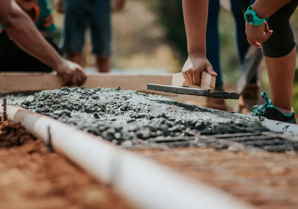 Cena betonu towarowego 2026 - Ile naprawdę kosztuje m3 z dostawą?