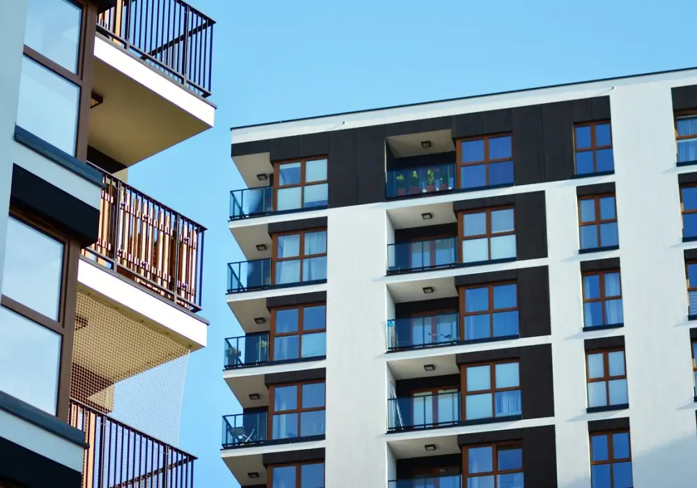 Loggia a balkon - poznaj kluczowe różnice i wybierz mądrze