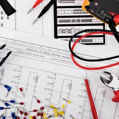 Narzędzia elektryczne, schematy i złączki. Ile za punkt elektryczny?