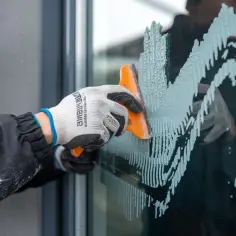 Jak rozpuścić piankę montażową? Skuteczne metody na trudne plamy