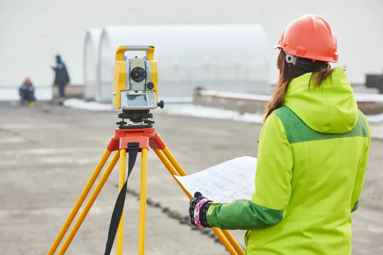 Zdjęcie Jak wygląda praca geodety? Odkryj tajniki zawodu geodety