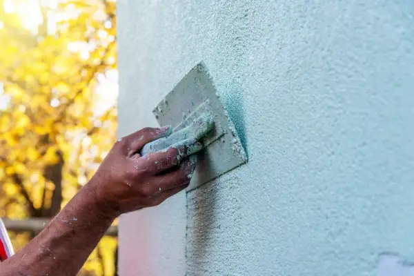 Jaki tynk na styropian wybrać, by uniknąć kosztownych błędów?