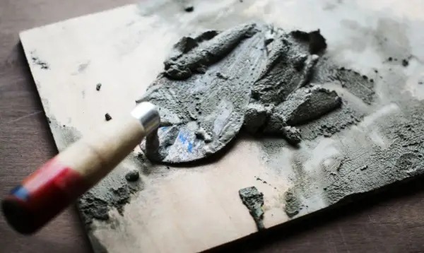 Cement 1 czy 2 - Kluczowe różnice, które mogą kosztować Cię więcej