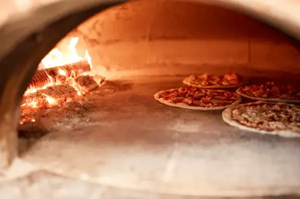 Jak wybudować piec do pizzy - uniknij najczęstszych błędów w budowie