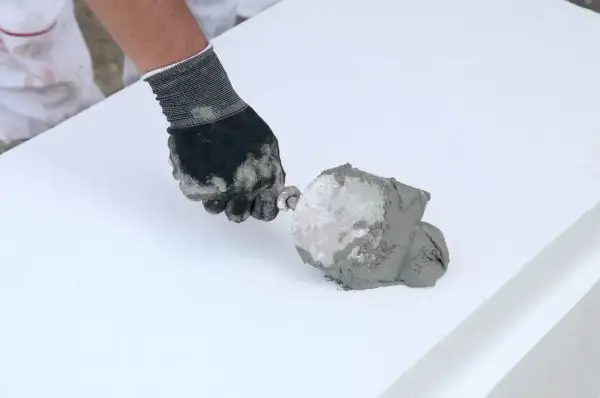 Ile kleju do styropianu na m² - uniknij pułapek!